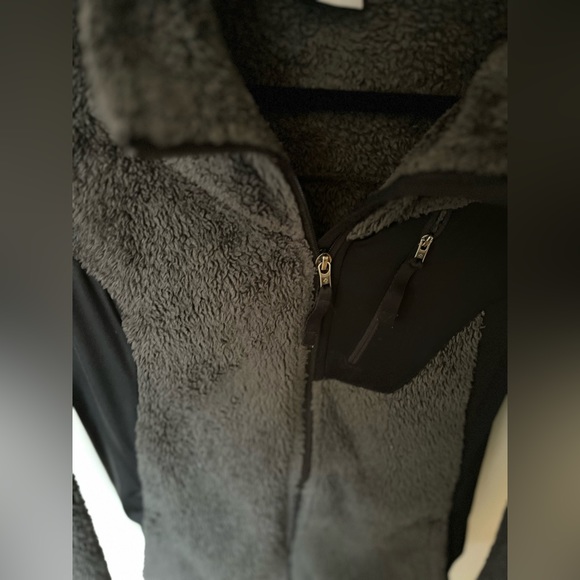 Women’s Columbia Zip up Fleece Jacket - Picture 4 of 4